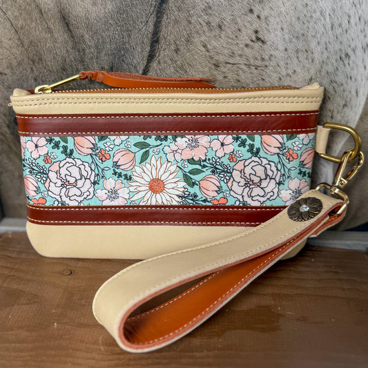 Wristlet/Small Bag Organizer with Wildflowers
