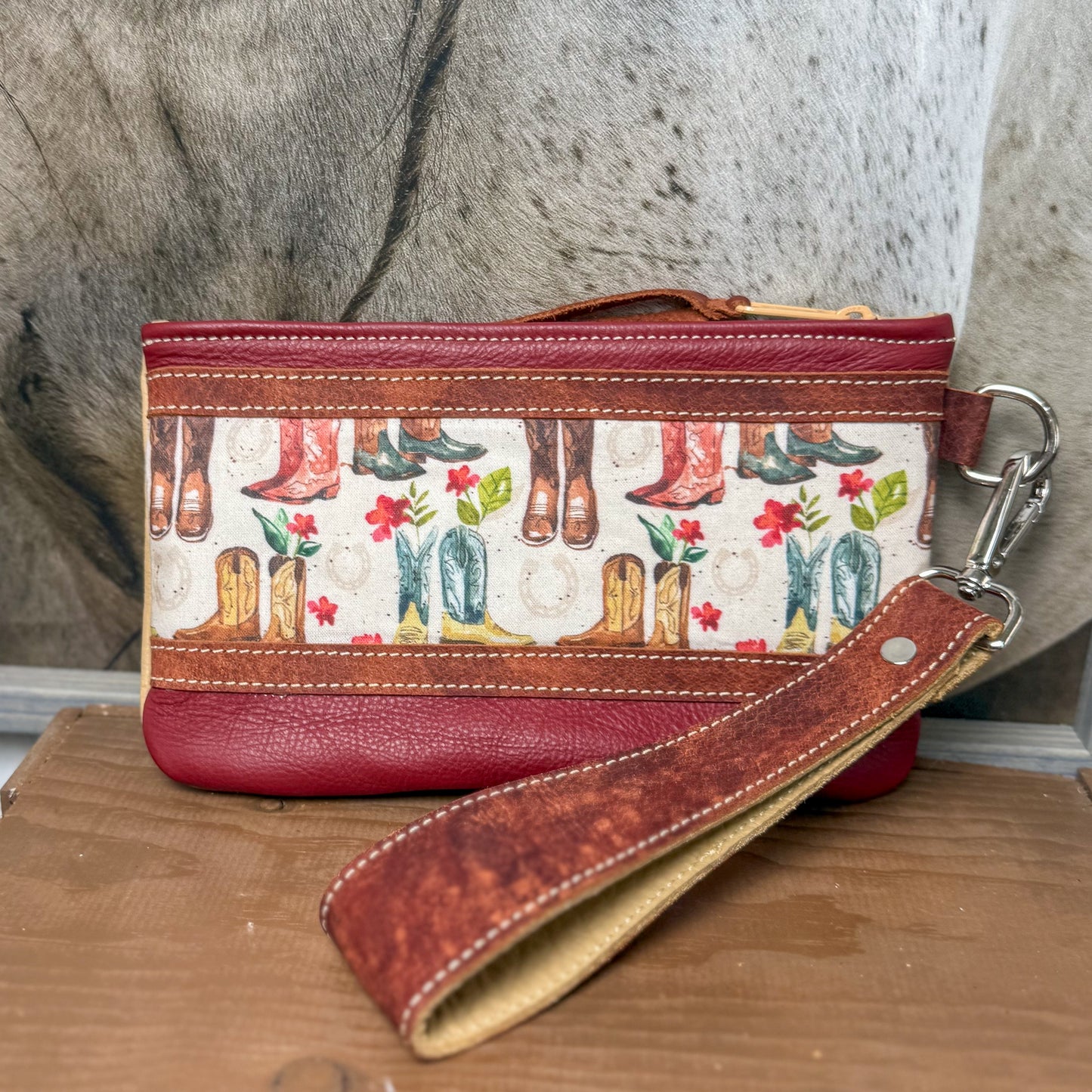 Wristlet/Small Bag Organizer with Cowgirl Boots