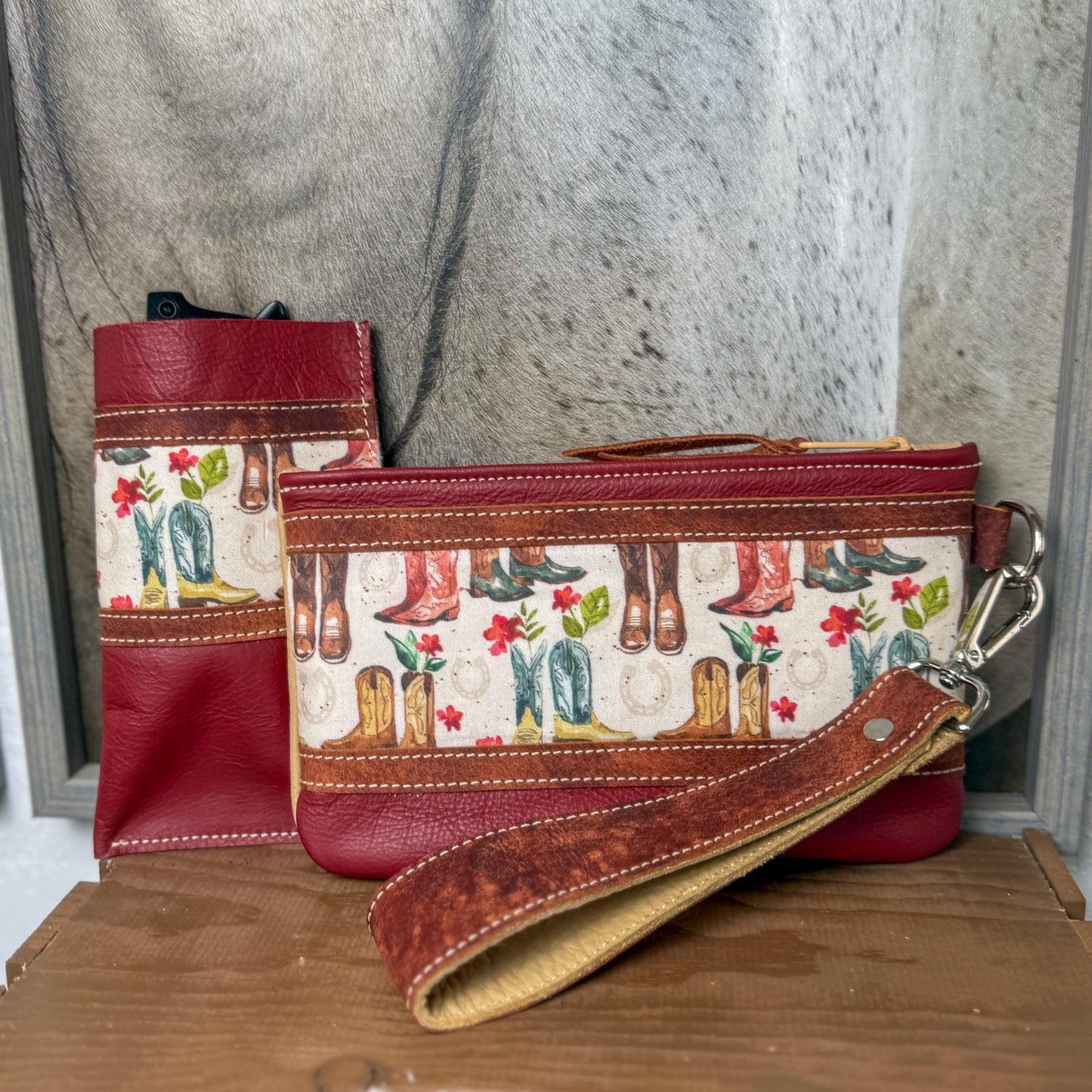 Wristlet/Small Bag Organizer with Cowgirl Boots