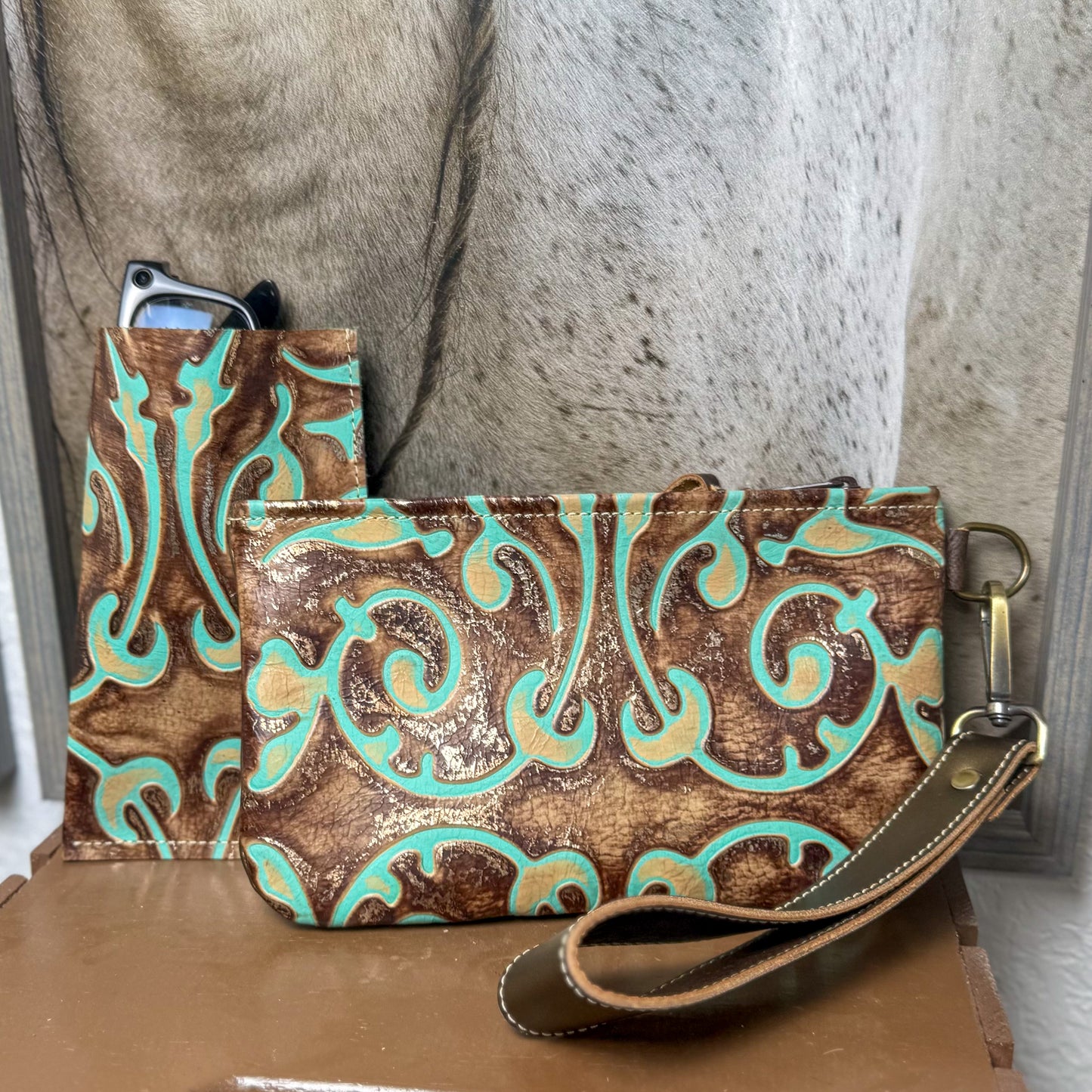 Wristlet/Small Bag Organizer with Venetian Turquoise Embossed Leather 2