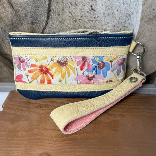 Wristlet/Small Bag Organizer with Coneflowers